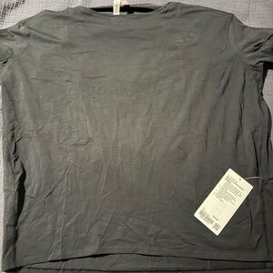 Lululemon women’s size 12 shirt